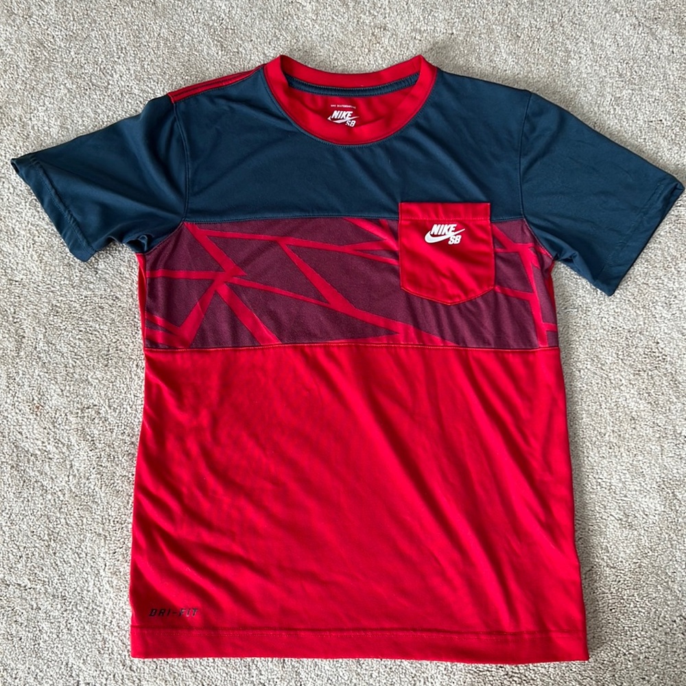 Boys Nike DriFit Skateboard Tshirt